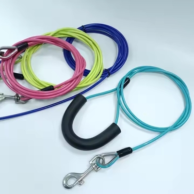 Harga yang bagus Tali Penarik Kabel PVC Tugas Berat dengan Pegas Logam Tahan Lama Tali Traksi Kawat Lapis Lem Baja Ujung Ganda untuk Anjing Luar Ruangan on line