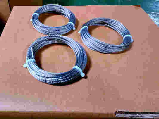 Bom preço 2.0mm Diâmetro 7x7 Estrutura Fios de aço galvanizados com 6m de comprimento por bobina para proteção segura on-line